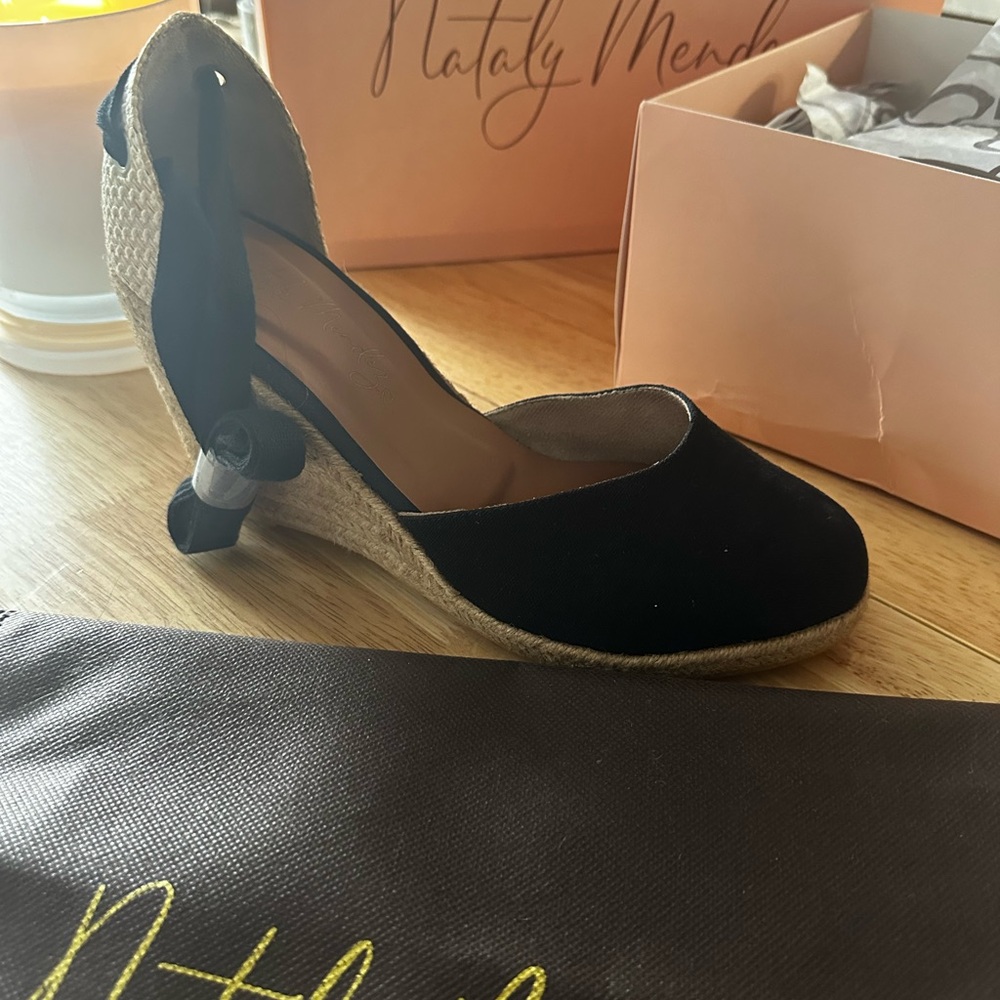 Natalie Mendez Black and Tan Espadrilles with Classic Round Toe - Picture 2 of 6